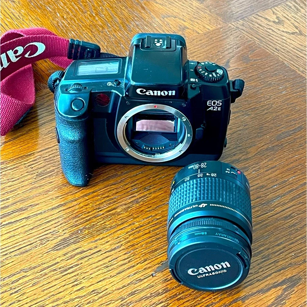Canon EOS A2E 35mm Camera Body AND Auto Focus Zoom Lens